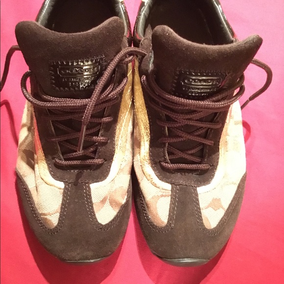 COACH SHOES SIZE 61/2 IN GREAT PRE-LOVED CONDITION - Picture 2 of 12
